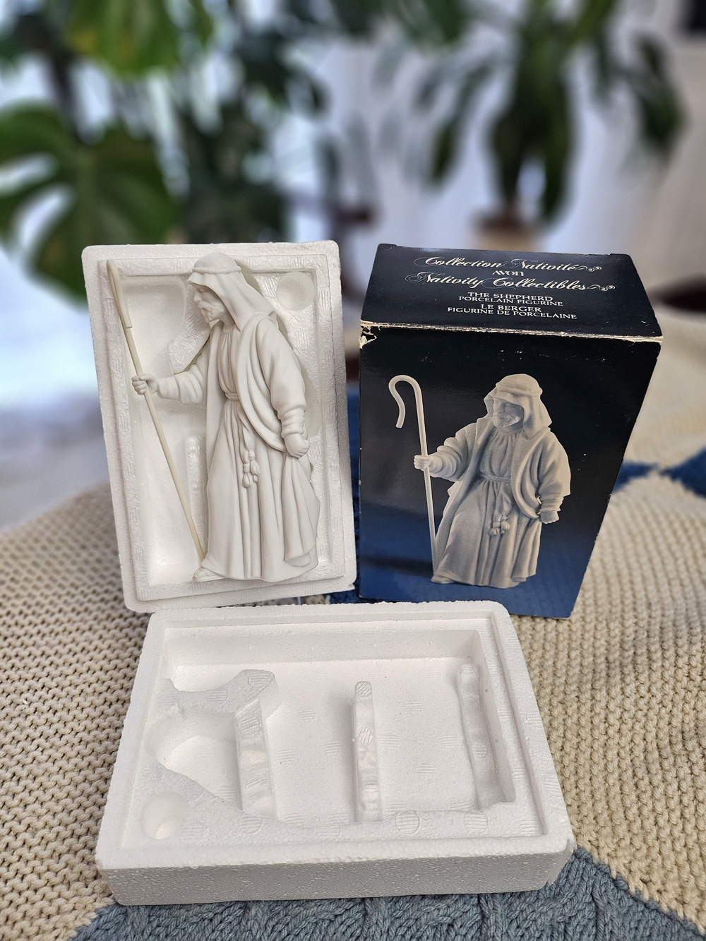 Avon Nativity Collectibles The Shepherd Porcelain Figurine 1983 Vintage